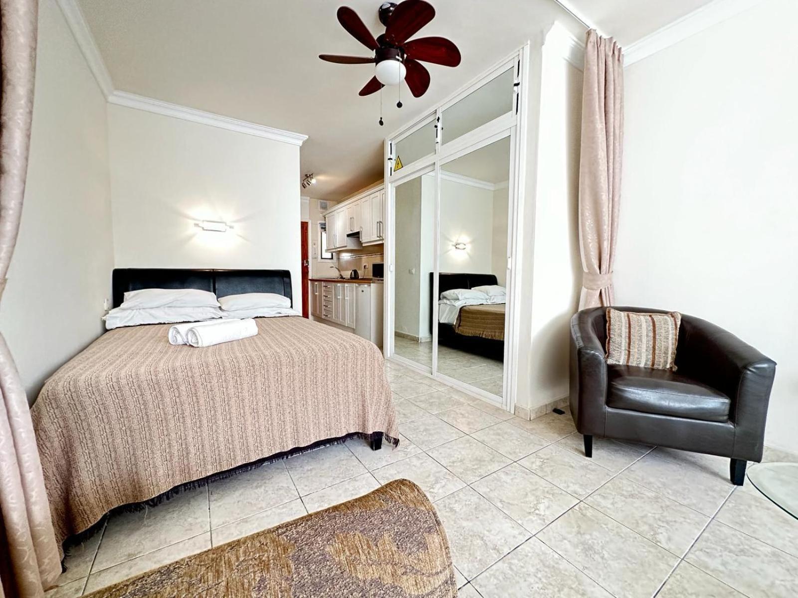 Firstline Apartment Los Cristianos 阿罗纳 外观 照片
